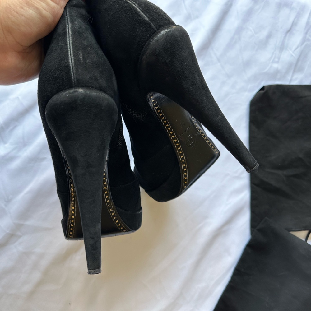 Chanel interlock round toe black suede leather ankle platform booties 39 - Picture 9 of 16